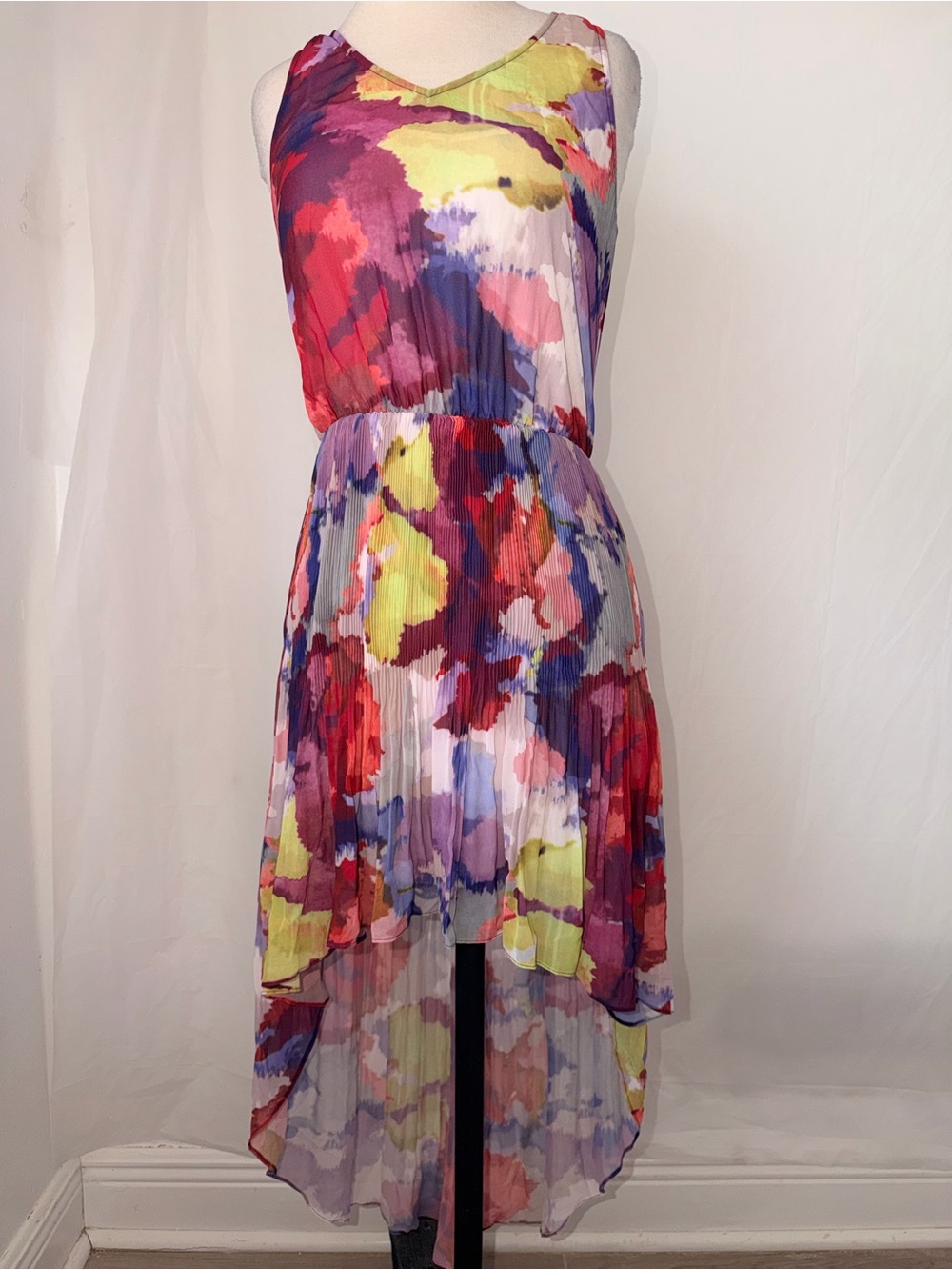 Guess Multicolor Watercolor Floral High-Low Pleated Dress